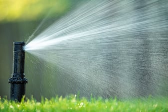 Irrigation water spray